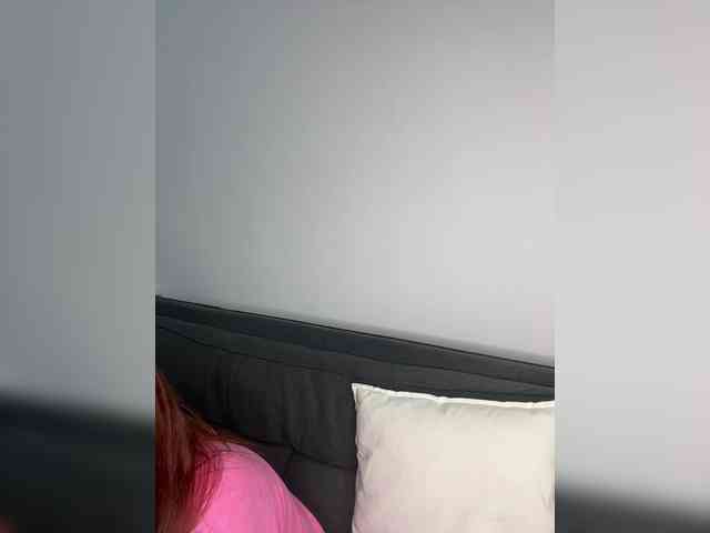 BellaGreymodel webcam