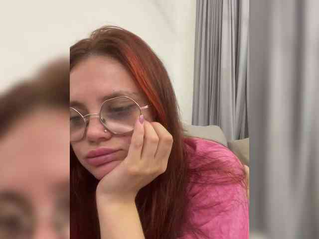 BellaGreymodel webcam