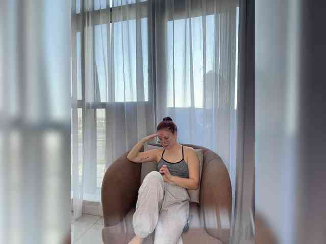 BellaGreymodel webcam