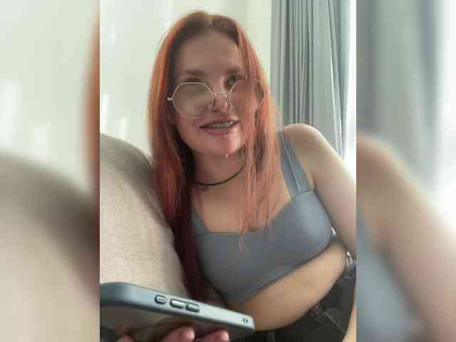 BellaGreymodel webcam