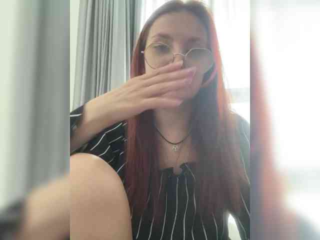 BellaGreymodel webcam