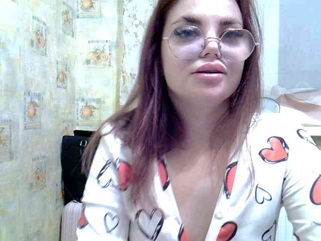 BellaGreymodel webcam