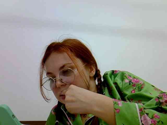 BellaGreymodel webcam