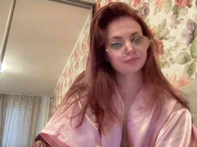 BellaGreymodel webcam
