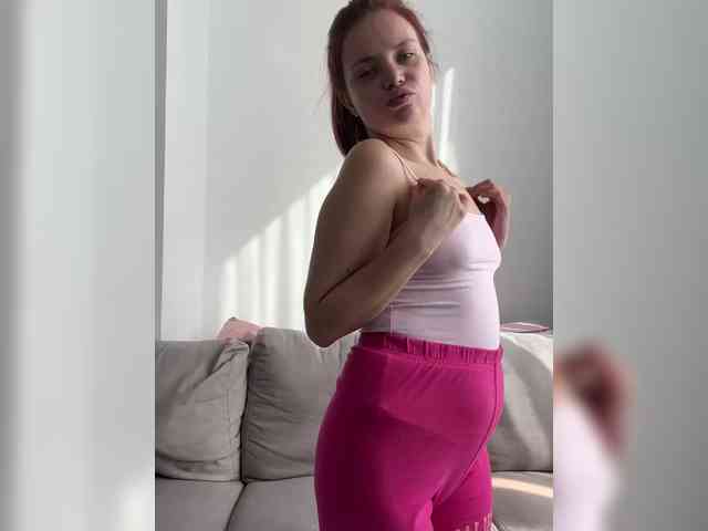 BellaGreymodel webcam