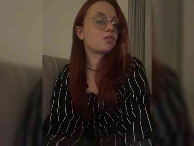 BellaGreymodel webcam