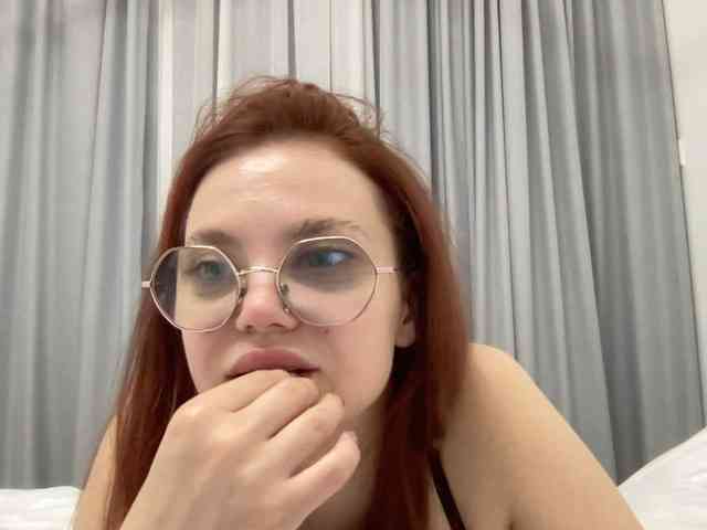 BellaGreymodel webcam