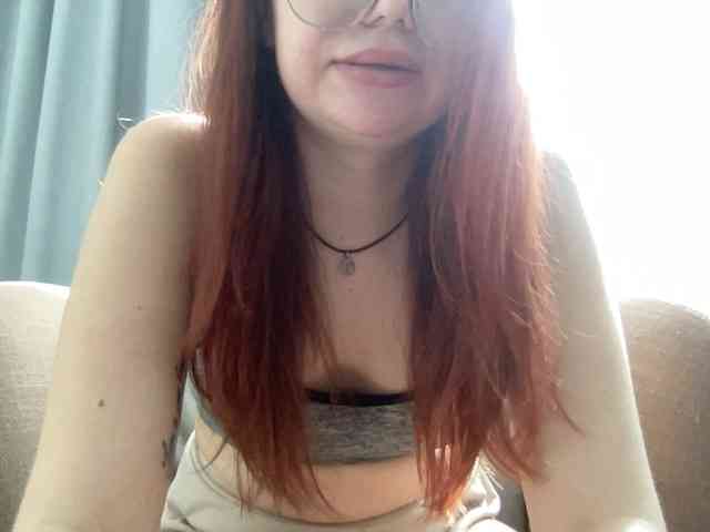 BellaGreymodel webcam