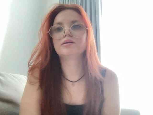 BellaGreymodel webcam