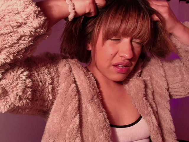 Melyzamek27's BongaCams show and profile