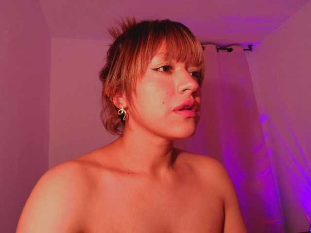 Melyzamek27's BongaCams show and profile