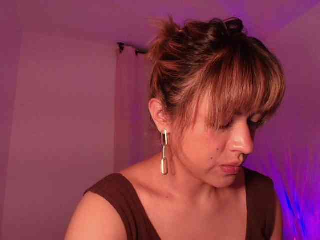 Melyzamek27 Live Webcam on BongaCams