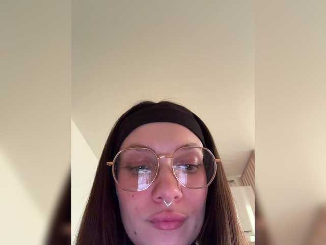 Hotksy's BongaCams show and profile