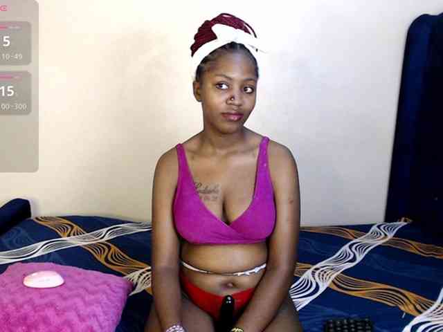 Toniabanks webcam