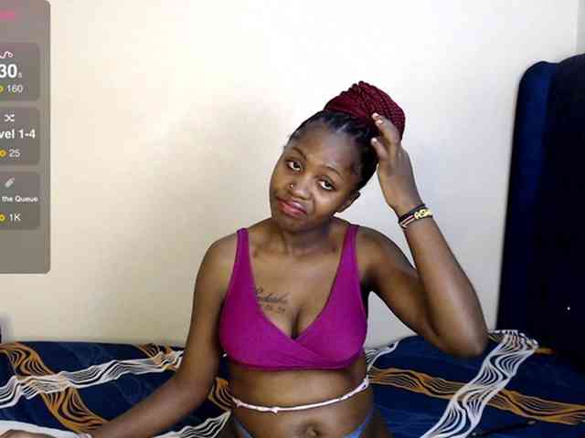 Toniabanks webcam