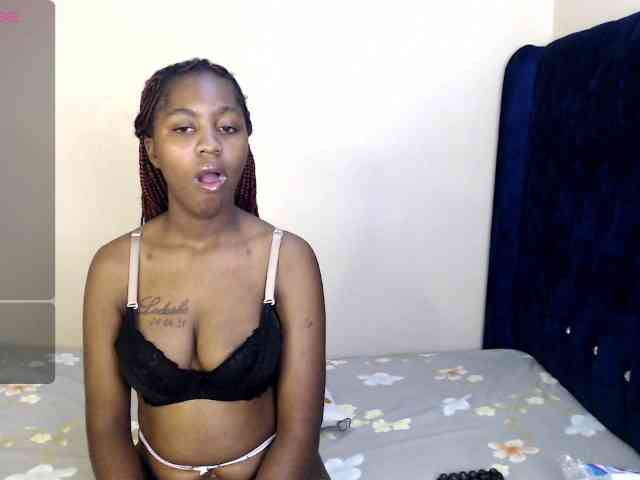 Toniabanks webcam