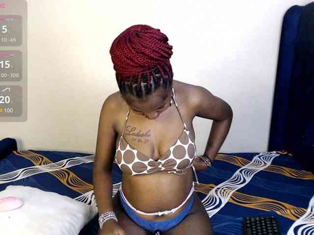 Toniabanks webcam