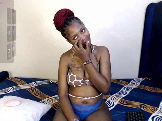 Toniabanks webcam