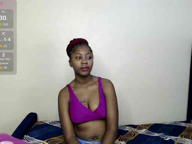 Toniabanks webcam
