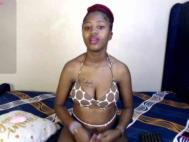 Toniabanks webcam