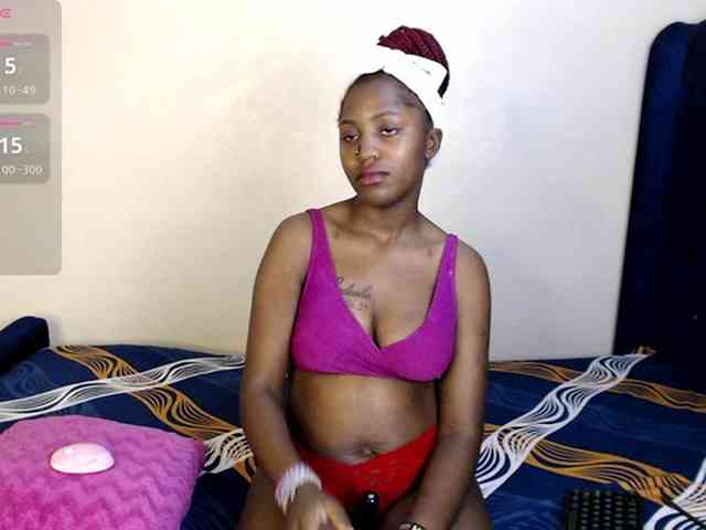 Toniabanks webcam