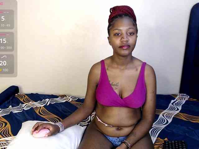 Toniabanks webcam