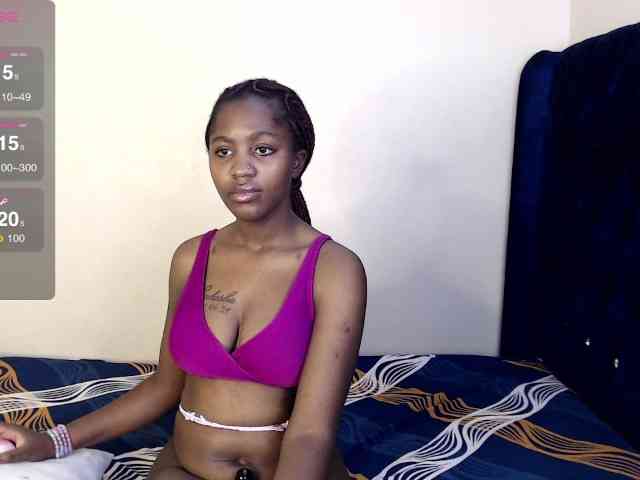 Toniabanks webcam
