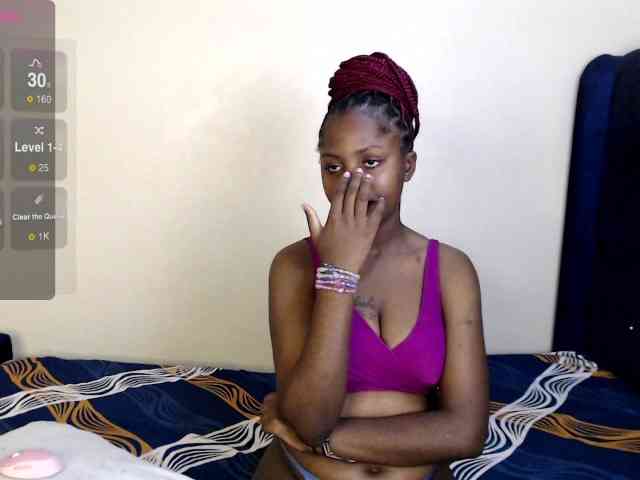 Toniabanks webcam