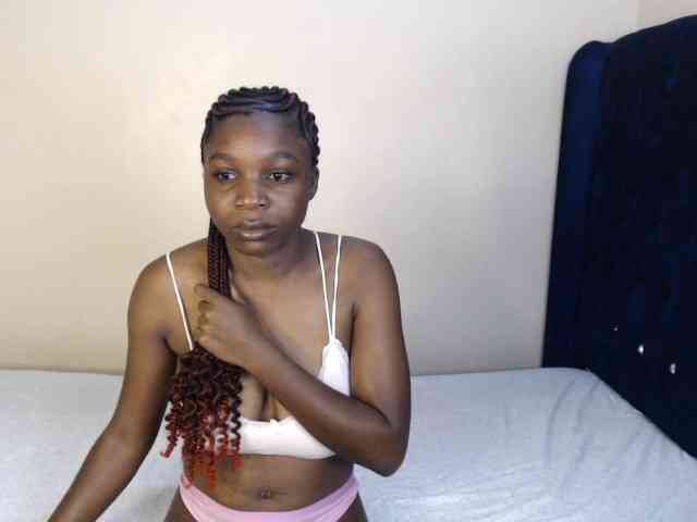Toniabanks webcam