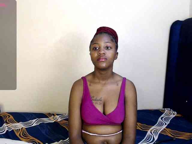 Toniabanks webcam