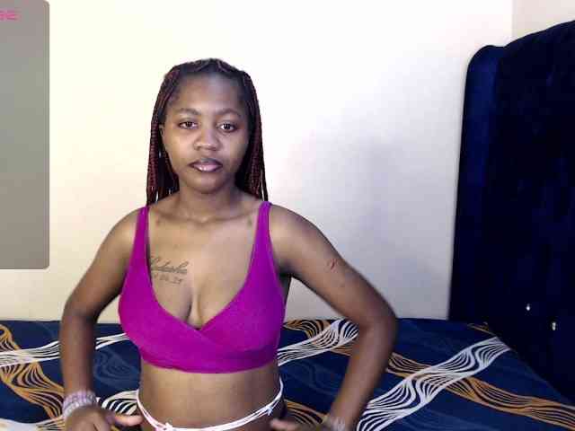 Toniabanks webcam