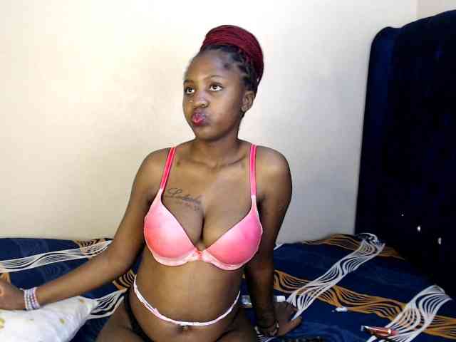 Toniabanks webcam