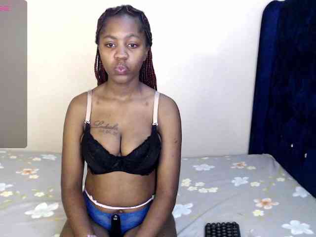 Toniabanks webcam
