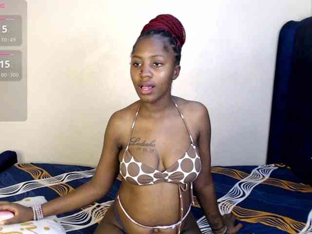 Toniabanks webcam