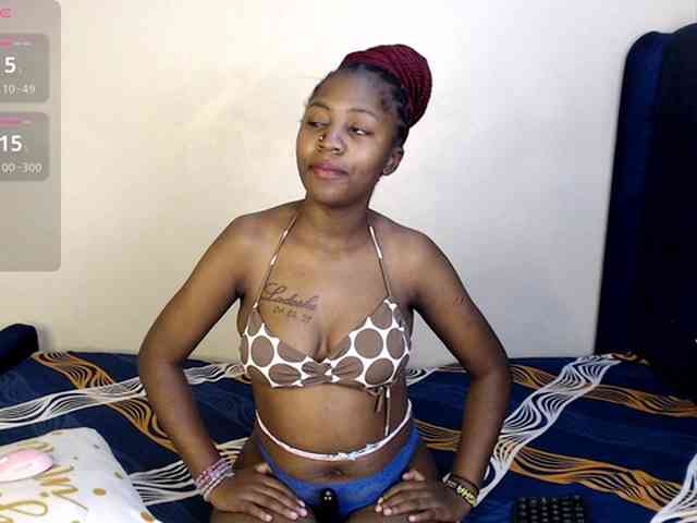 Toniabanks webcam