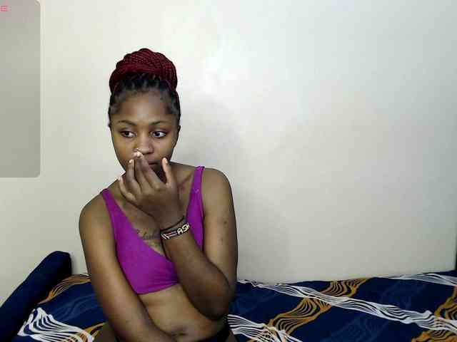Toniabanks webcam