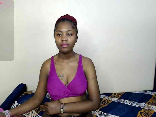Toniabanks webcam