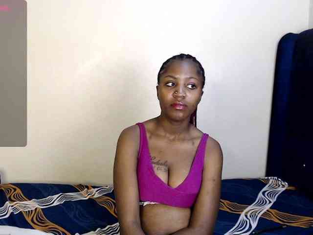 Toniabanks webcam