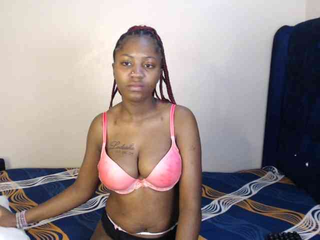 Toniabanks webcam