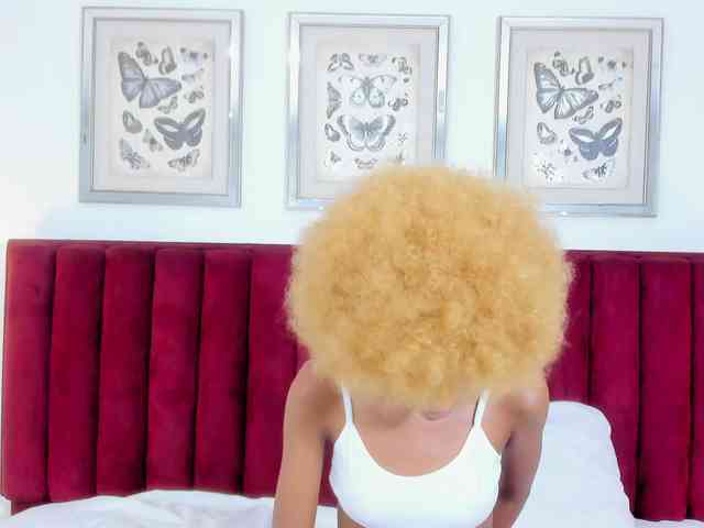 KinkyCutie webcam