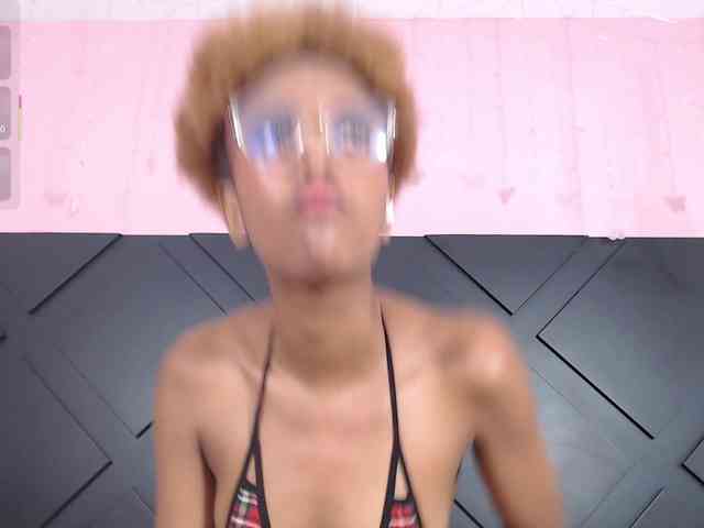 KinkyCutie webcam