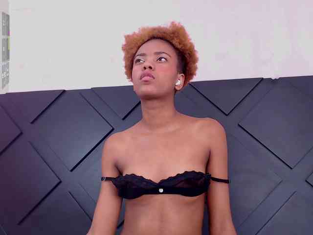 KinkyCutie webcam