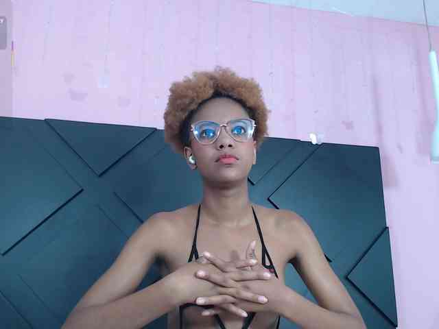 KinkyCutie webcam
