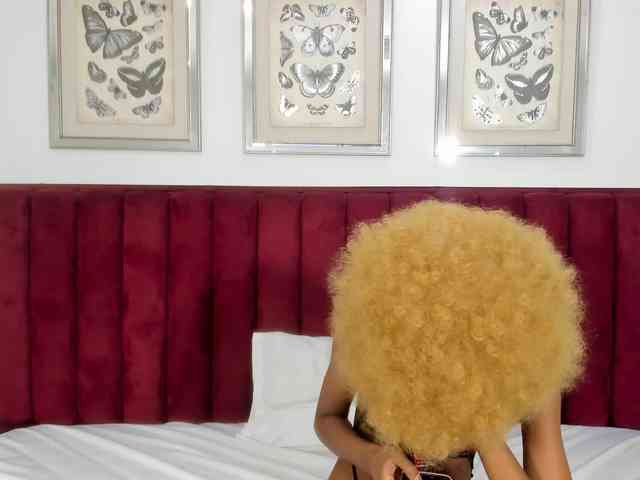 KinkyCutie webcam