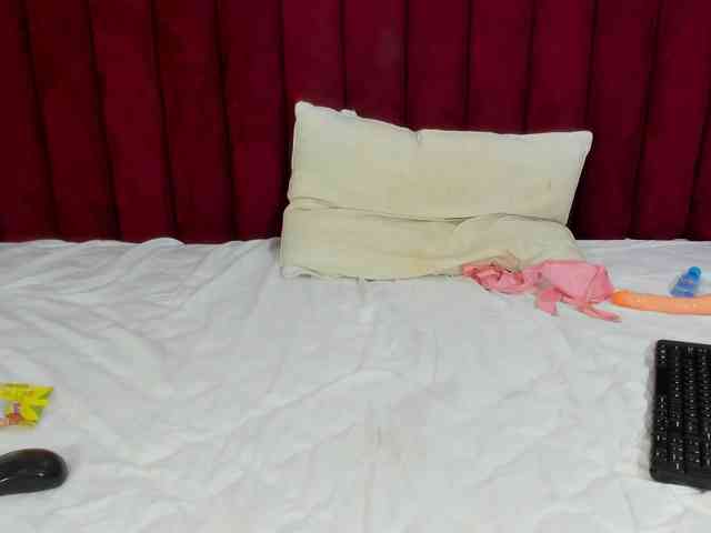 KinkyCutie webcam