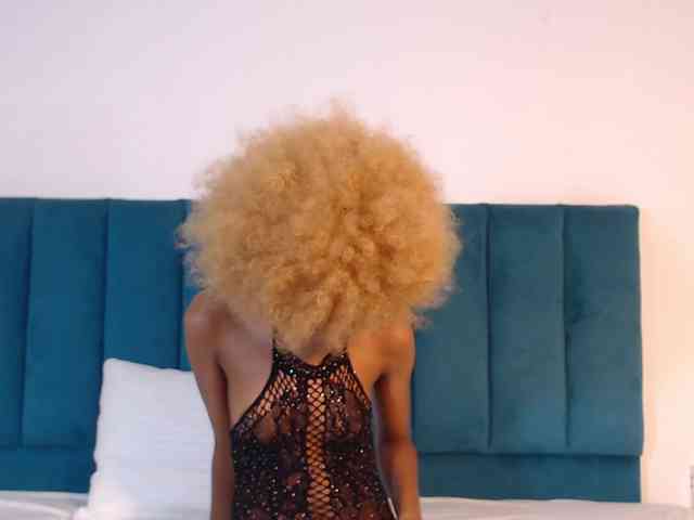KinkyCutie webcam