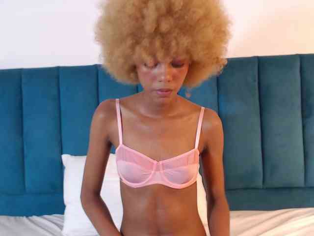 KinkyCutie webcam