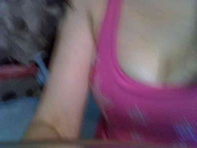 Gella-Rose webcam