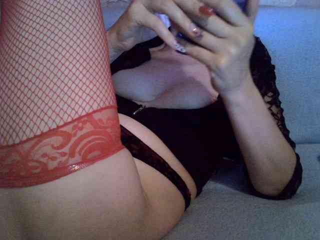 Gella-Rose webcam