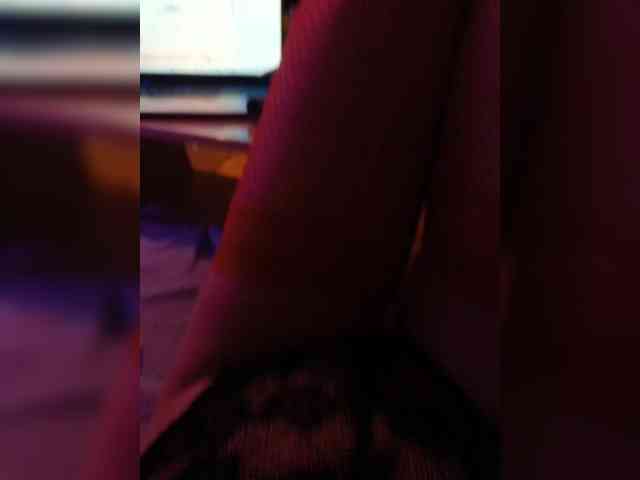 Gella-Rose webcam